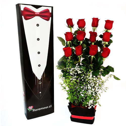 Exclusiva caja de 12 rosas. Presentación gráfica Tuxedo. Servicio solo en Santiago de Chile. Seleccione color de las rosas: